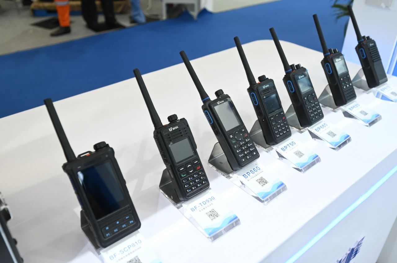 野外断网?应急抢险?这款国产三防终端,让通信随时在线
