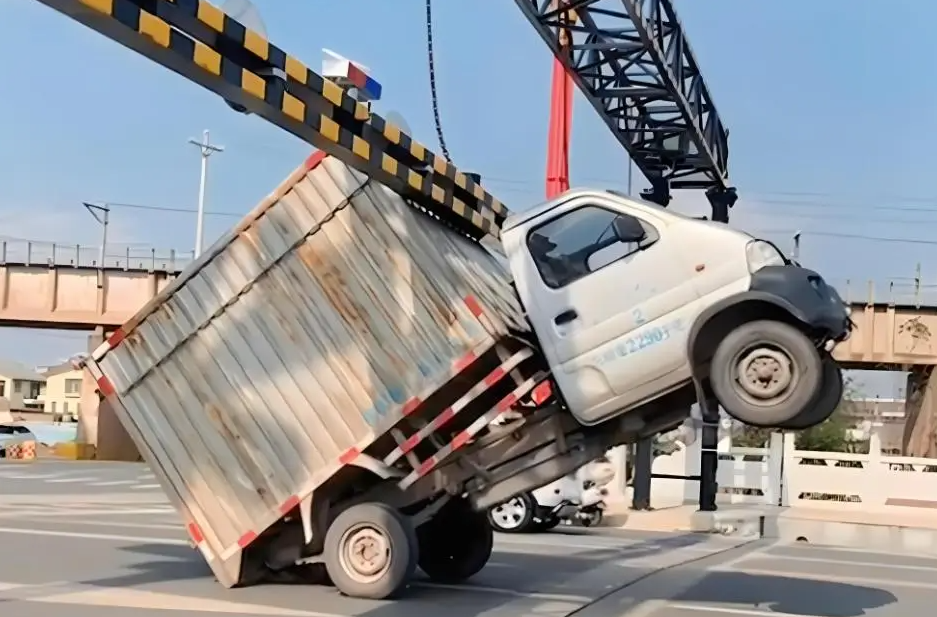 飞天光电二代超高检测器：破解超高难题，筑牢道路安全防线！